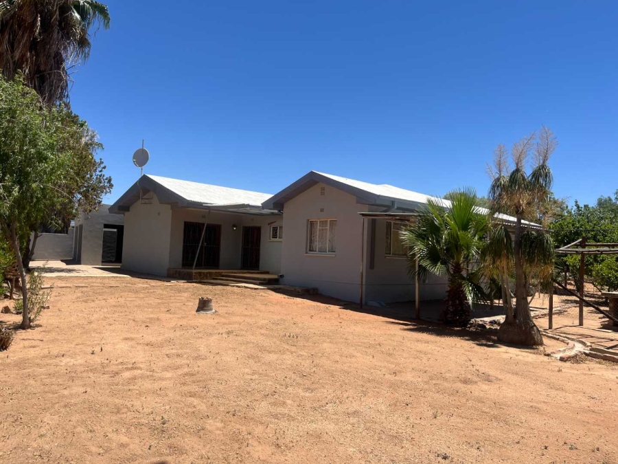 4 Bedroom Property for Sale in Keimoes Northern Cape